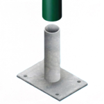Base zincata a tubo cilindrico e, sopra, estremità di palo tondo verde allineata per l'innesto, su fondo bianco.