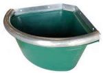Mangiatoia a quarto di cerchio in plastica verde scuro con bordo metallico anti-morso e fori per il montaggio in angolo.
