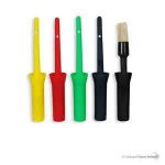 Cinque pennelli per grasso zoccoli in fila: giallo, rosso, verde, blu e nero con setole visibili; filigrana Copyright Tosoni Selleria.