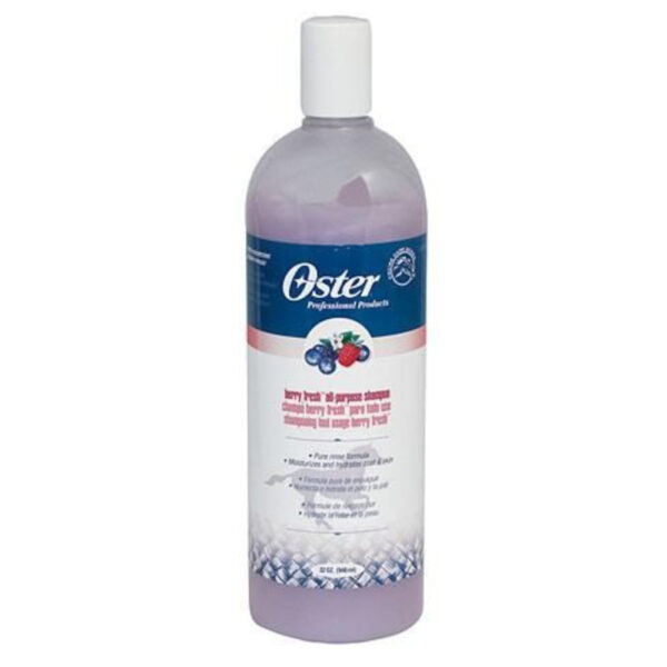Bottiglia Oster berry fresh da 946 ml con liquido lilla, mirtilli e lampone in etichetta e sagoma di cavallo.