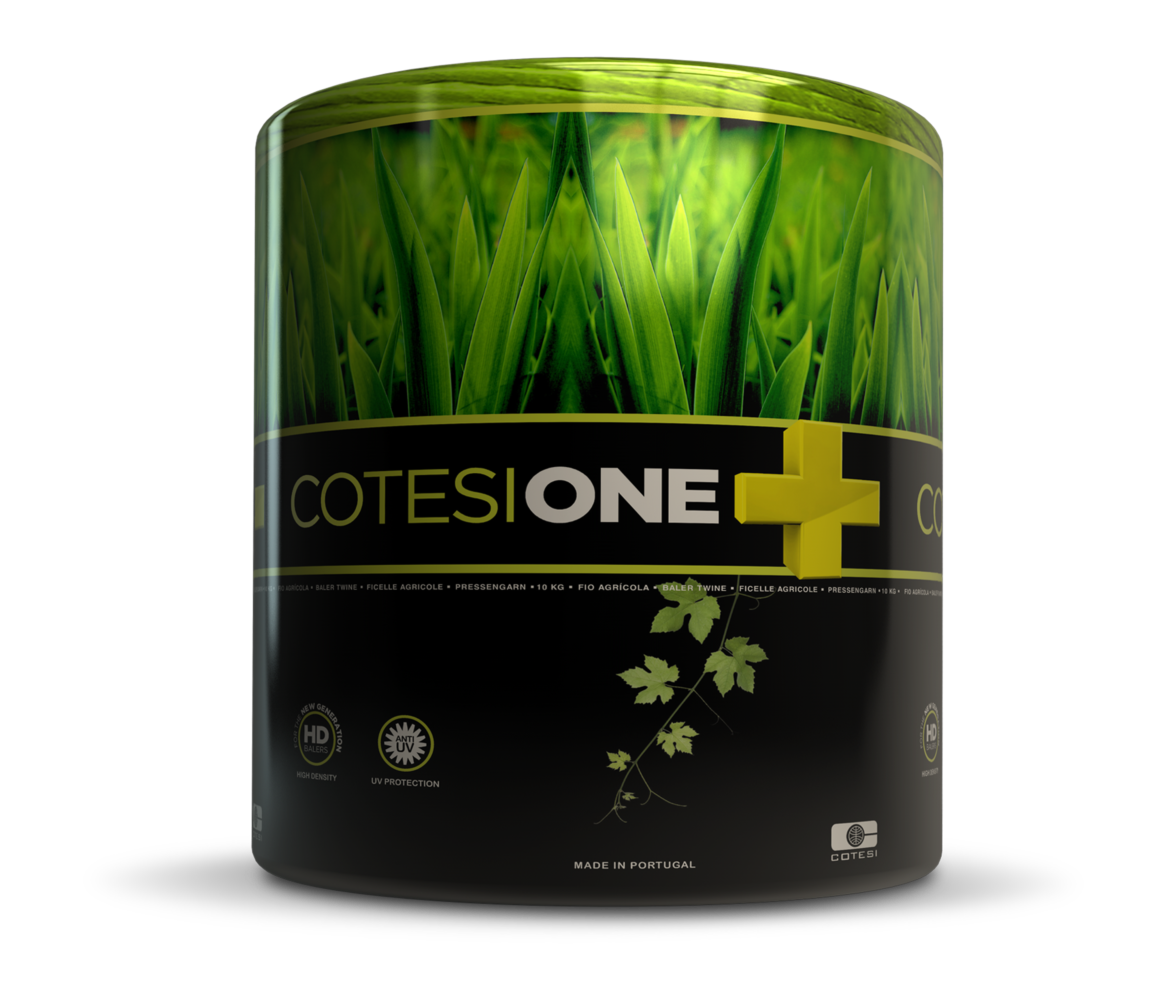 Cotesi One Plus su fondo nero Render Cotesi One + su nero: grafica d'erba, ONE bianco e plus giallo, tralcio verde e icone HD Balers e UV.