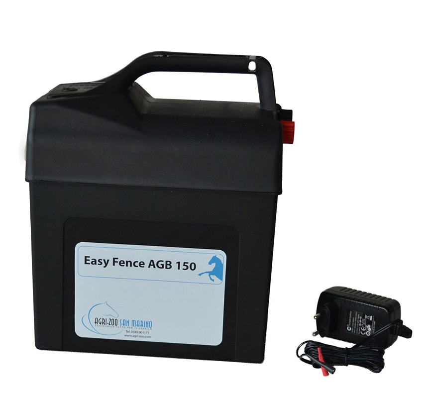 Easy Fence AGB 150 Elettrificatore nero Easy Fence AGB 150 Agri-Zoo San Marino, con maniglia e caricabatterie esterno.